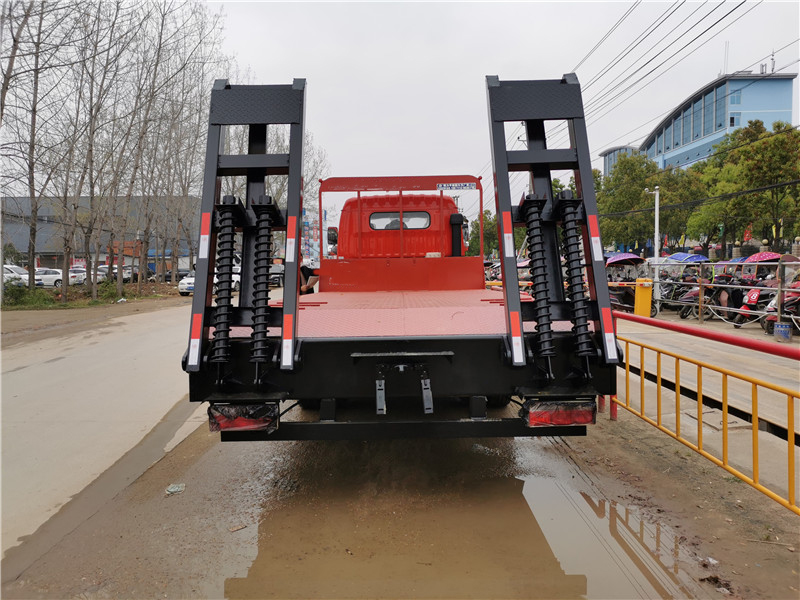 東風(fēng)福瑞卡單橋平板運輸車