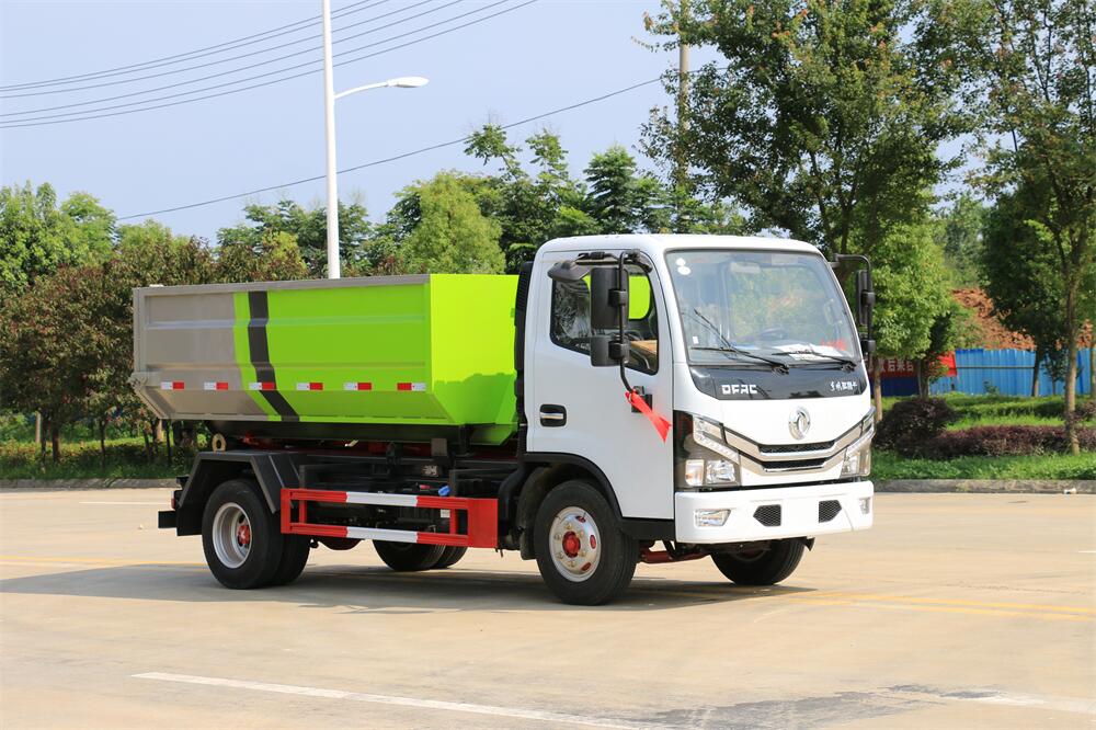 5方勾臂垃圾車(chē)-東風(fēng)生活建筑垃圾5噸勾臂垃圾車(chē)廠家