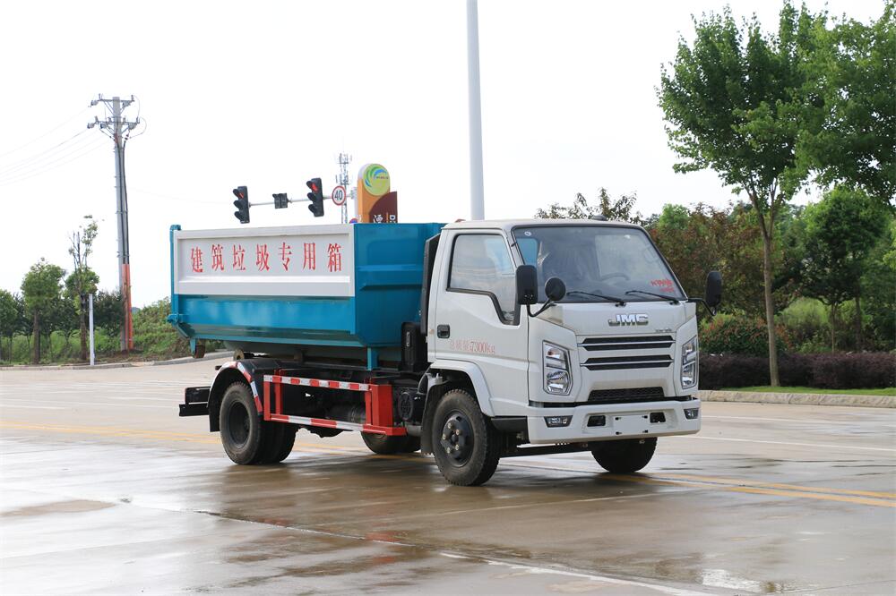 5方勾臂垃圾車(chē)-江鈴生活建筑垃圾5噸勾臂垃圾車(chē)廠家