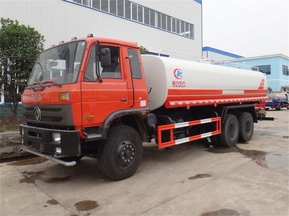 20方灑水車(chē) 東風(fēng)國(guó)三不上戶出口車(chē)型20噸灑水車(chē)報(bào)價(jià)